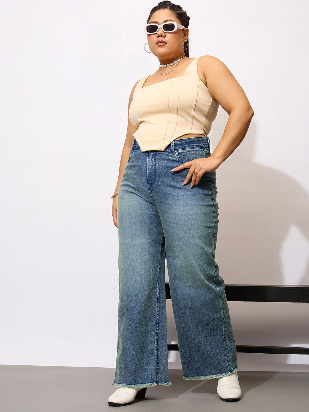 SASSAFRAS Curve Women PLus Size Comfort Acid Wash Clean Look Stretchable Jeans