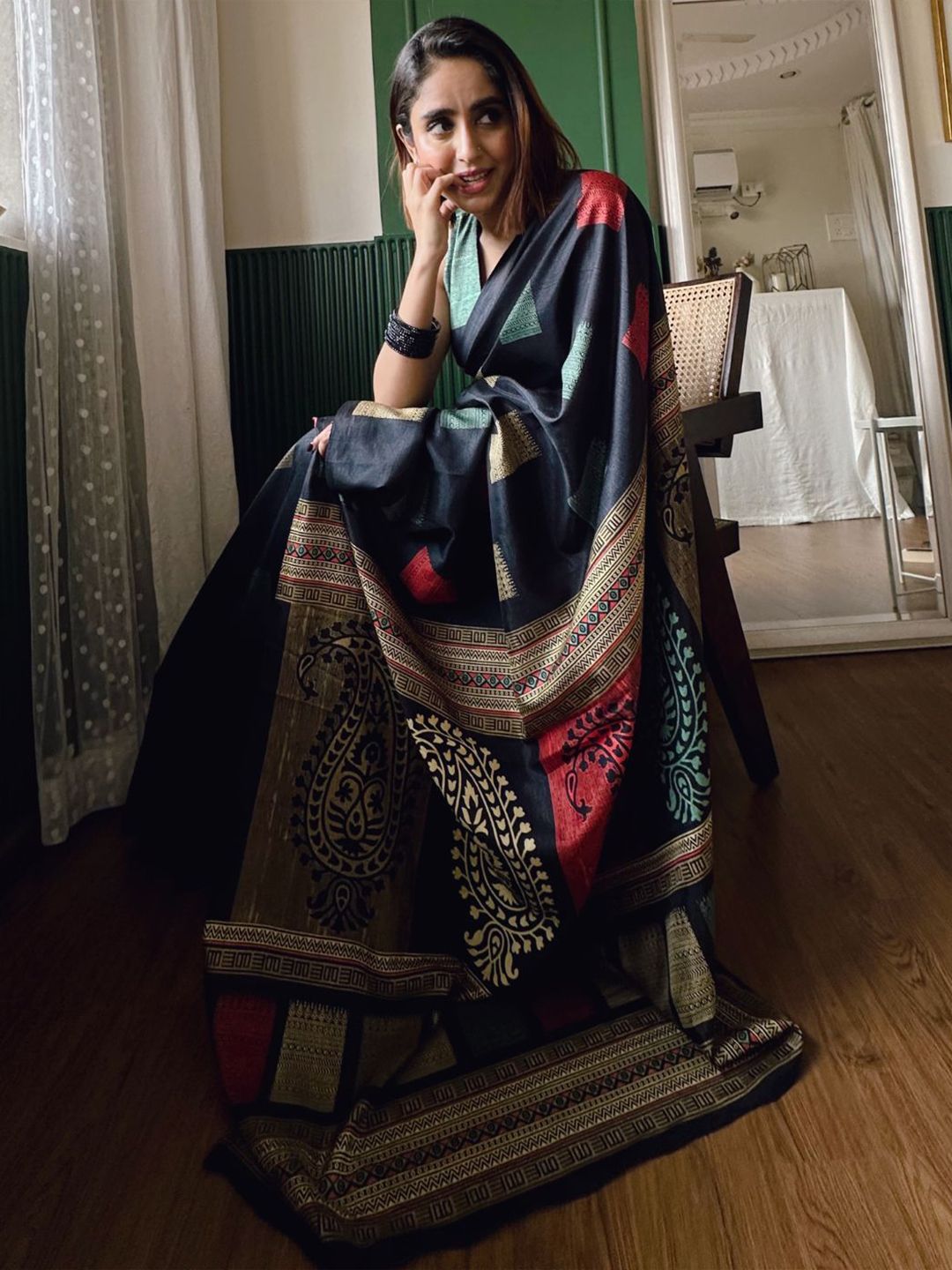 KALINI Ethnic Motifs Printed Saree With Blouse Piece