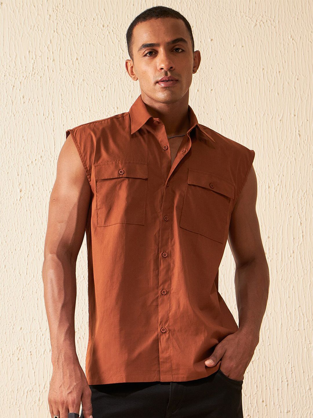 DENNISON Smart Sleeveless Cotton Casual Shirt