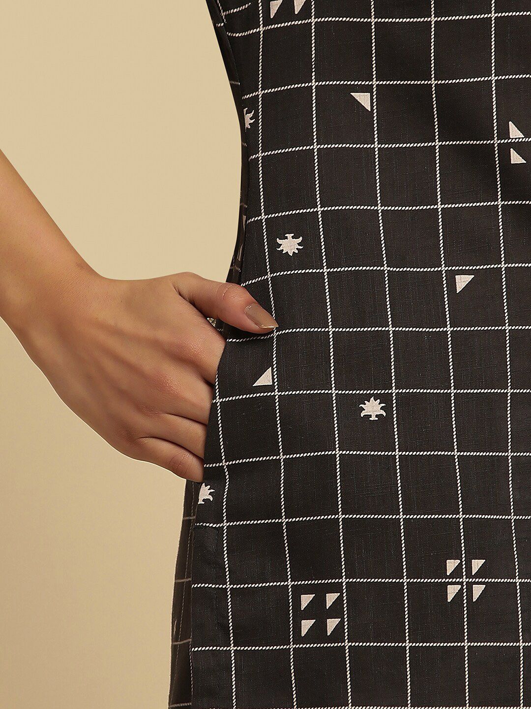 W Checked Mandarin Collar Pure Cotton Straight Kurta