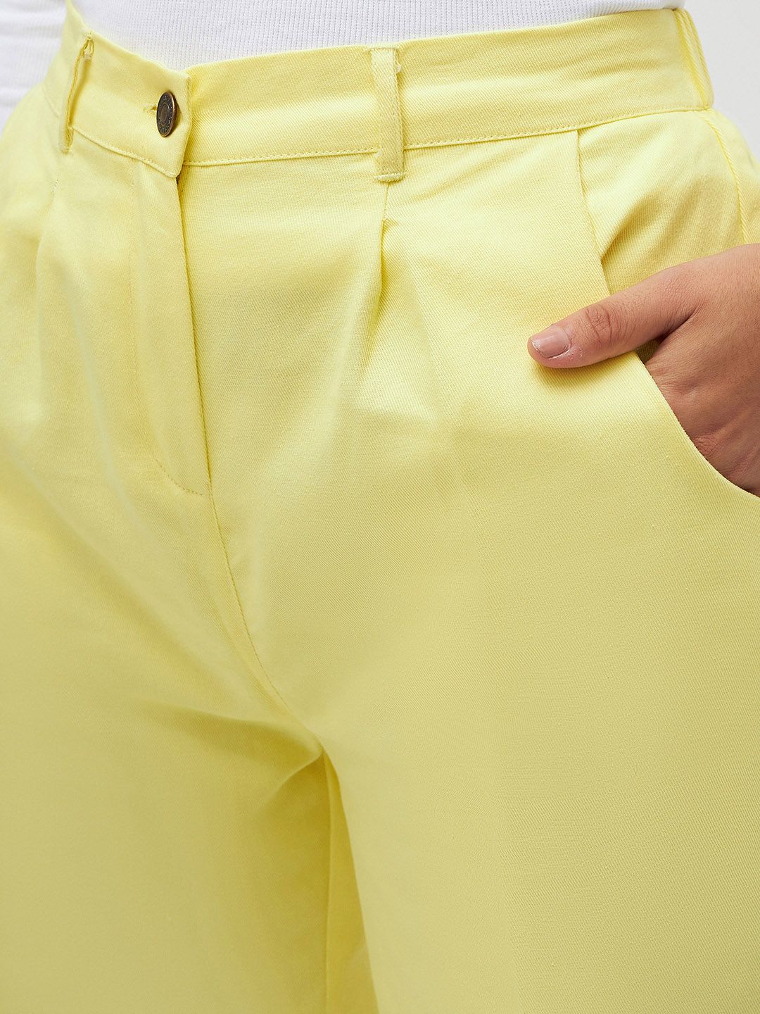 SASSAFRAS Women Yellow Regular Cropped Tapered Pure Cotton Trousers