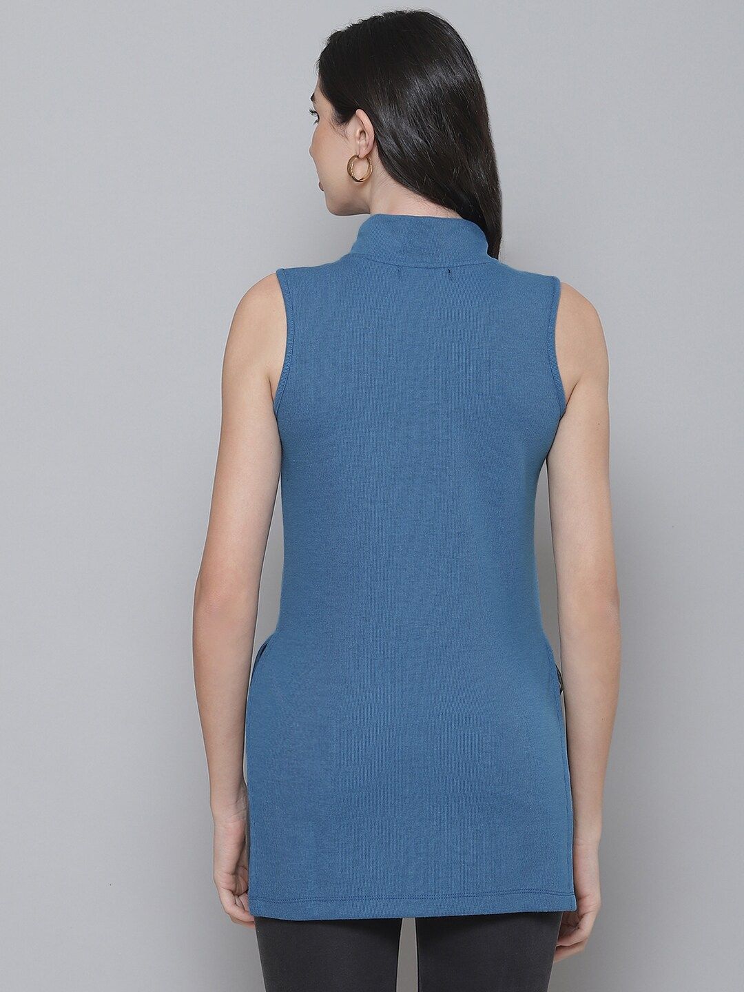 SASSAFRAS Blue Ribbed Side Slit Regular Longline Top