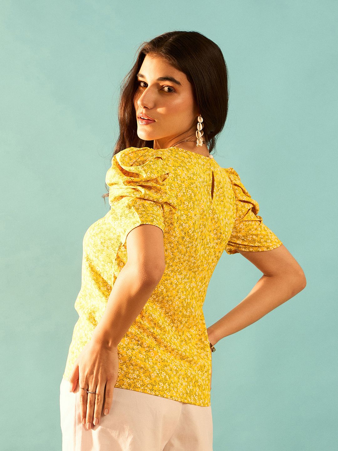 Berrylush Yellow Floral Print Puff Sleeve Top