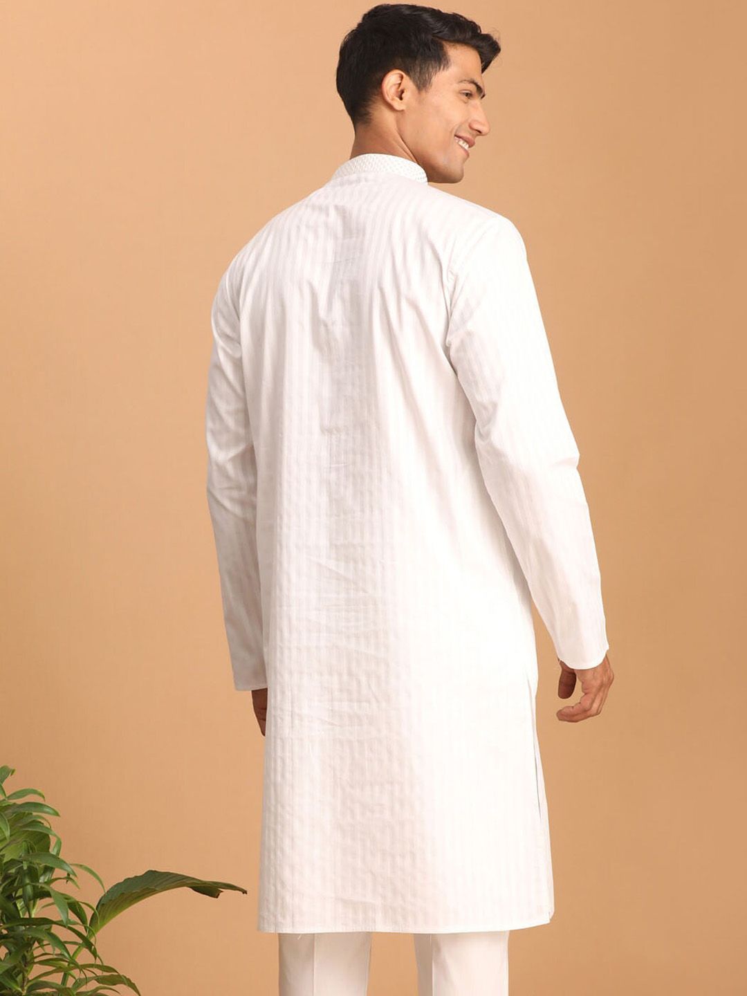 VASTRAMAY Striped Mandarin Collar Kurta
