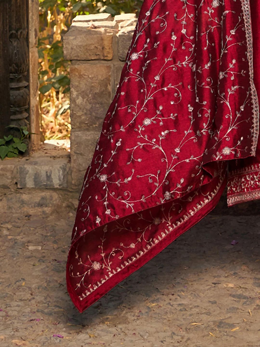 Indo Era Ethnic Motifs Embroidered V-Neck Thread Work Kurta with Trousers & Dupatta