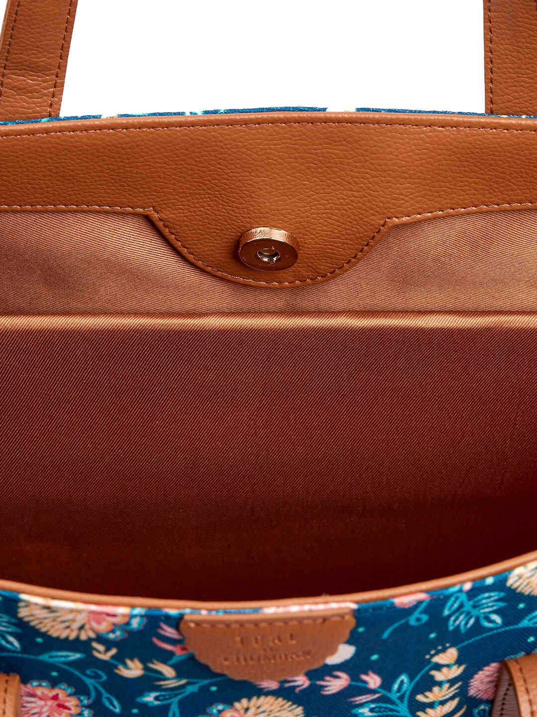 TEAL BY CHUMBAK Printed Tote Bag