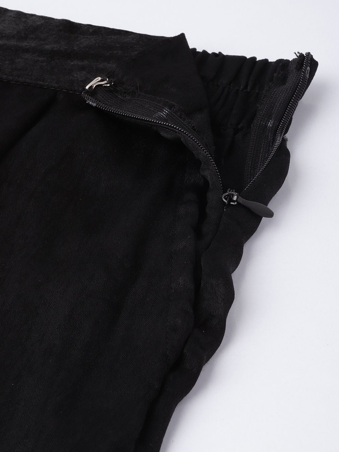 DressBerry Women Essential Pleated Flare Trousers