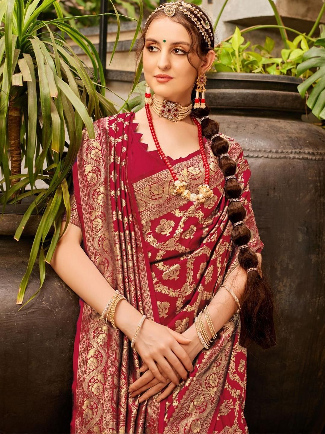 KALINI Woven Design Zari Silk Blend Banarasi Saree