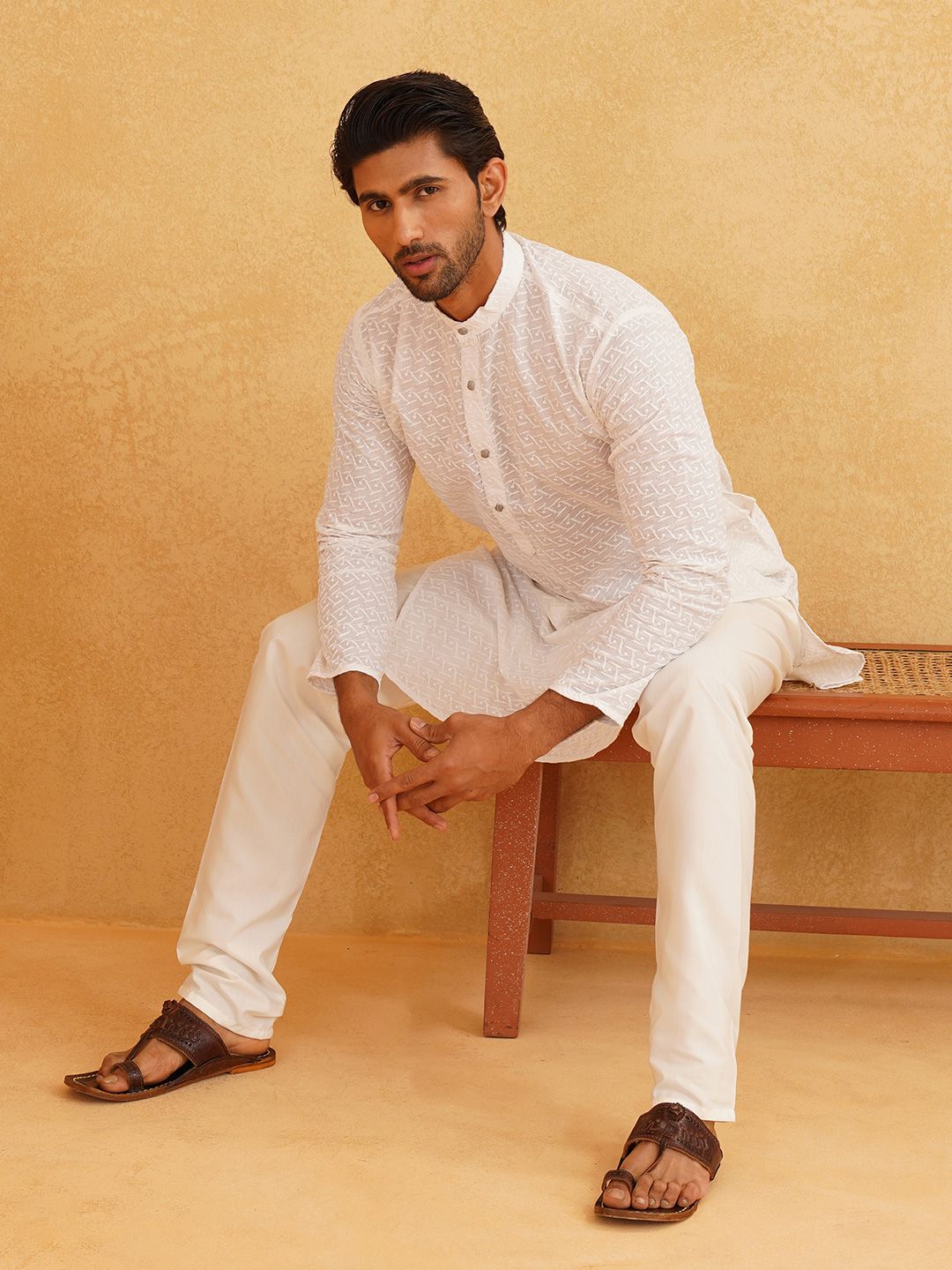 SOJANYA Men White Mirror Work Kurta
