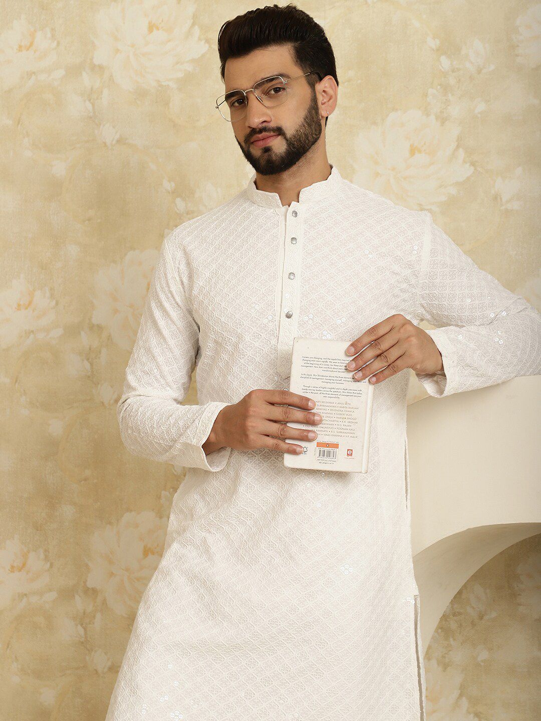 SOJANYA Geometric Embroidered Pure Cotton Mandarin Collar Straight Kurta