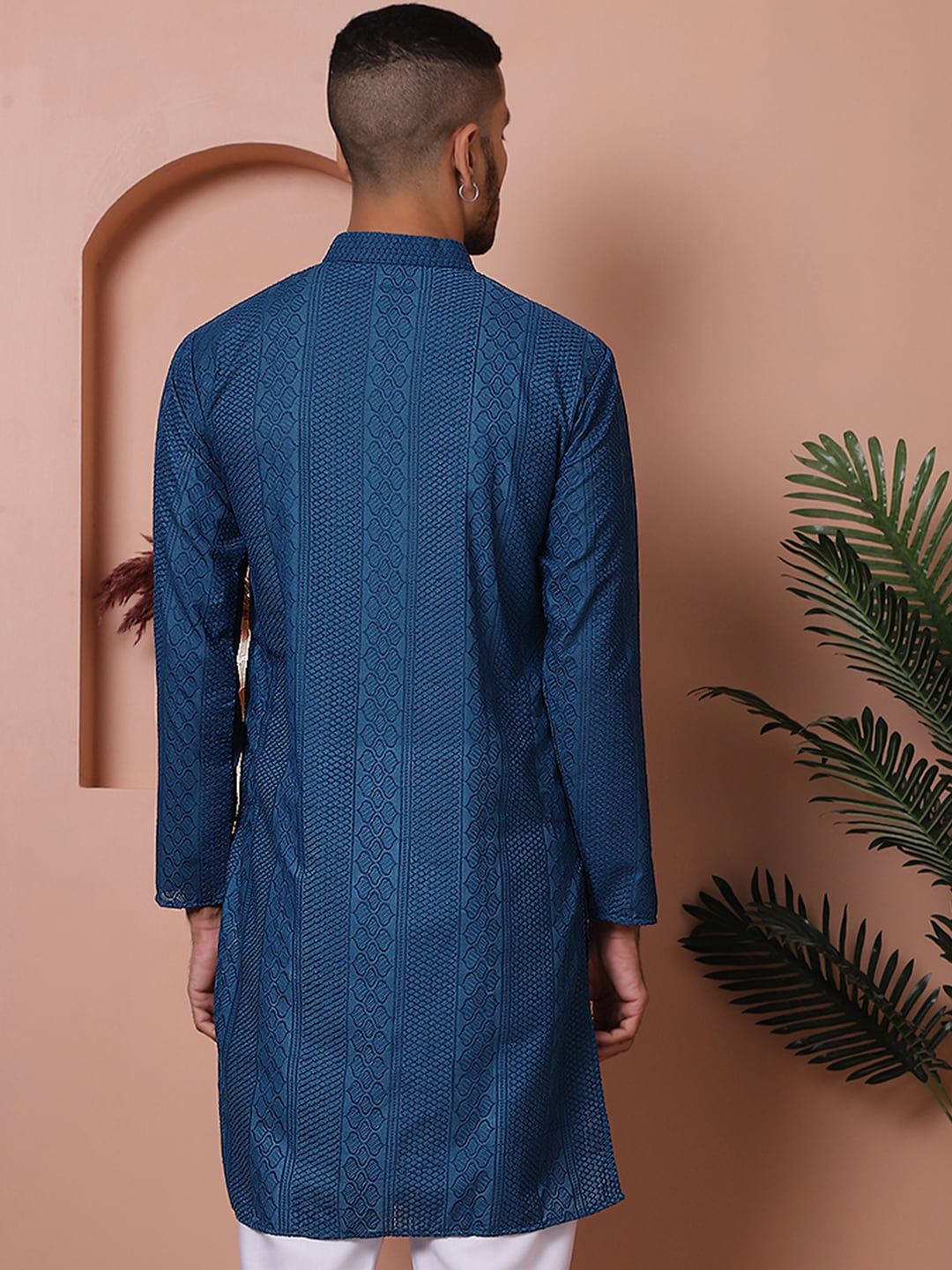 Jompers Men Embroidered Cotton Kurta