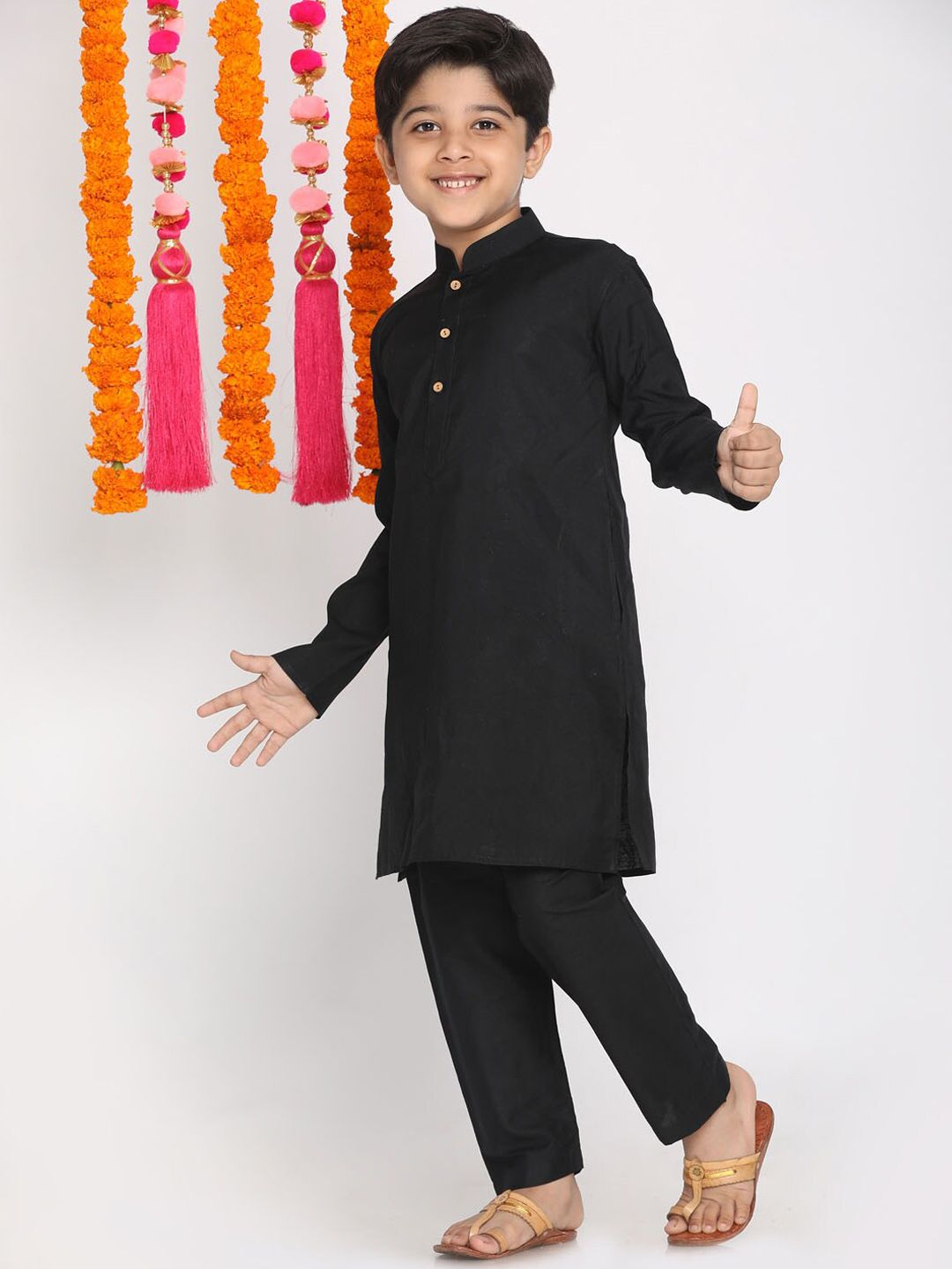 VASTRAMAY Boys Black Kurta with Pyjamas