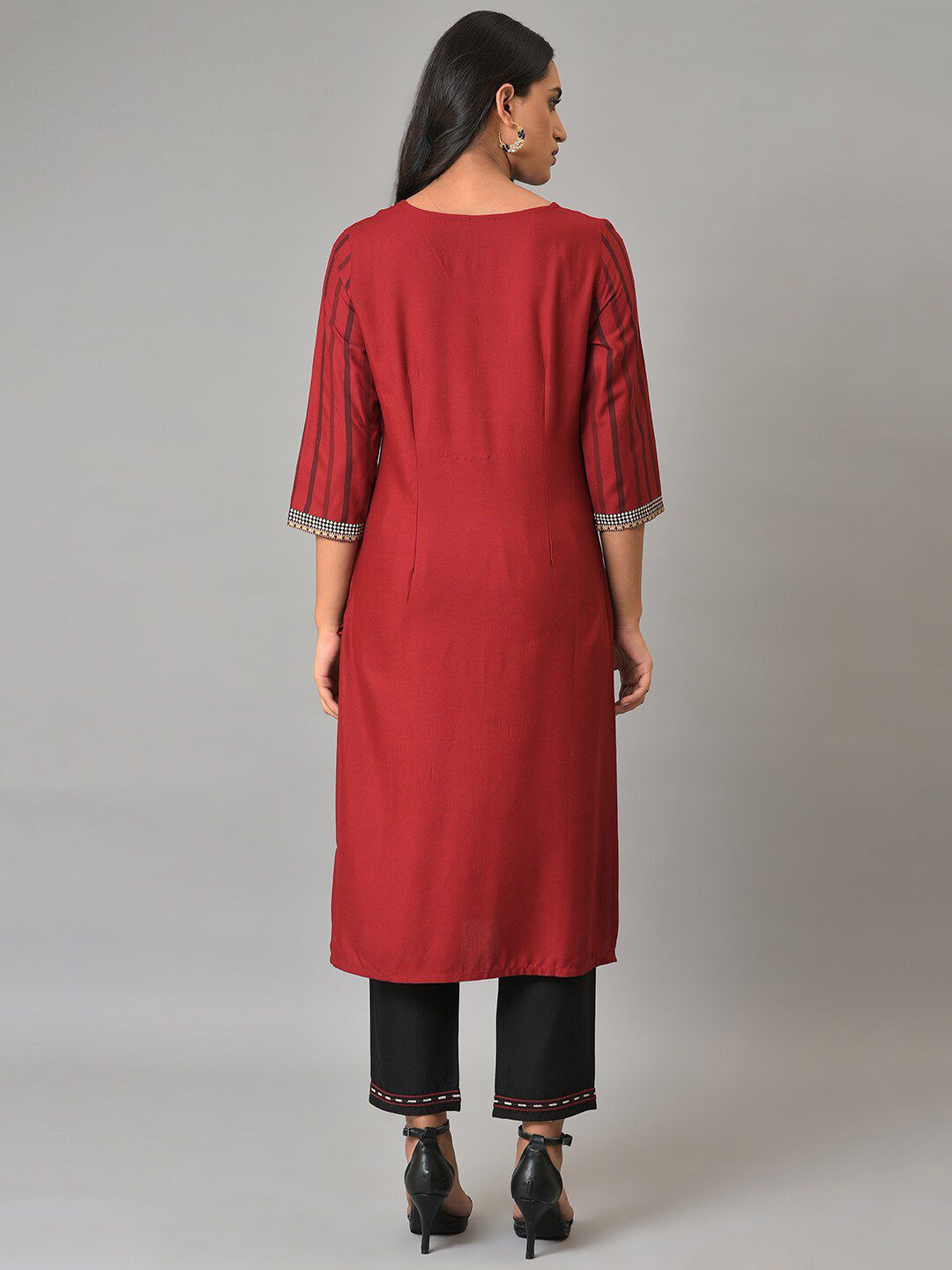 W Women Round Neck Striped Kurta