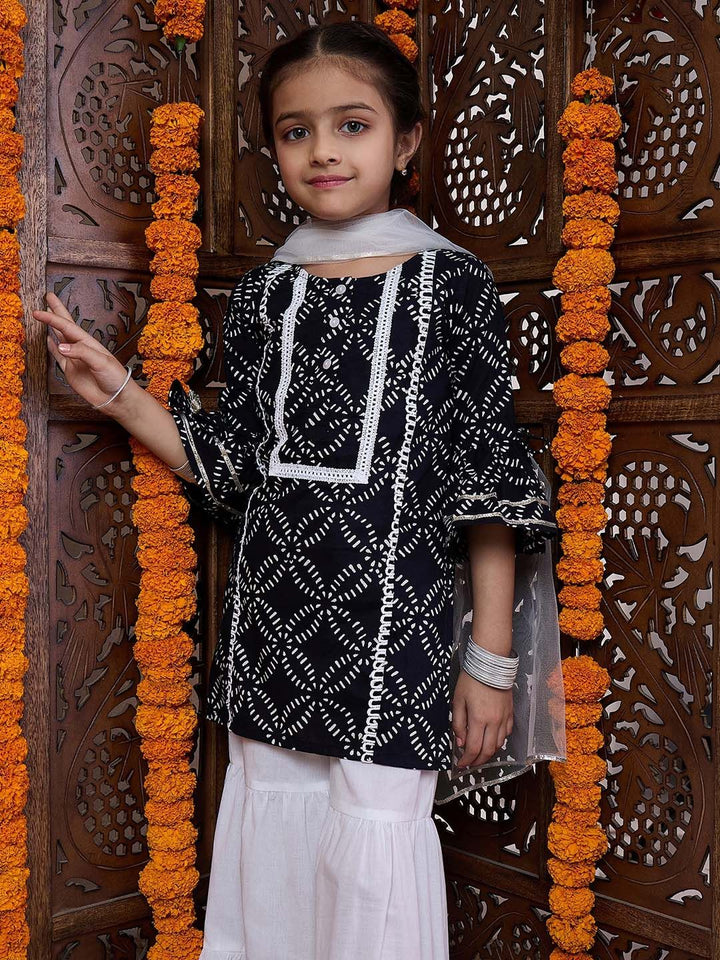pspeaches Girls Ethnic Motifs Printed Flared Sleeves Straight Kurta With Sharara & Dupatta