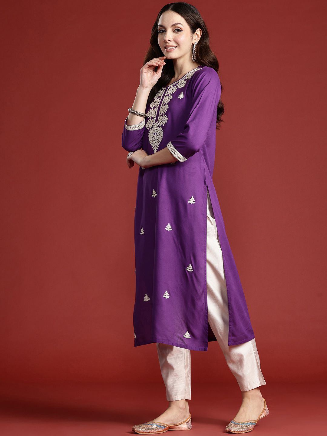 Indo Era Women Floral Embroidered Thread Work Kurta