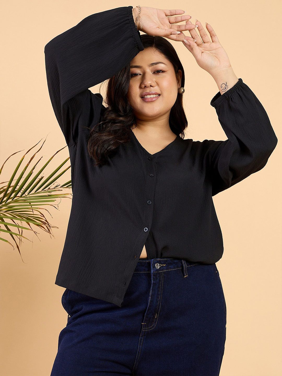 CURVY STREET Plus Size V-Neck Puff Sleeve Top