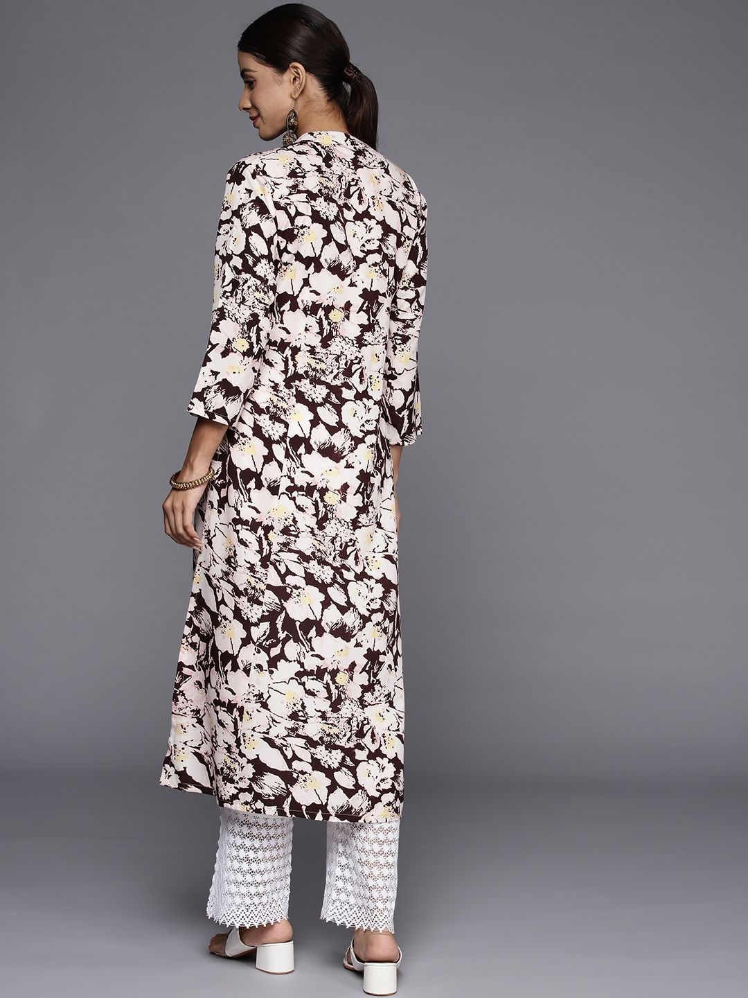 Varanga Floral Printed Mandarin Collar Crepe Kurta