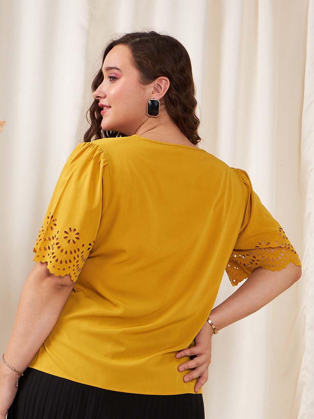 Berrylush Curve Plus Size Yellow V-Neck Cut Out Top
