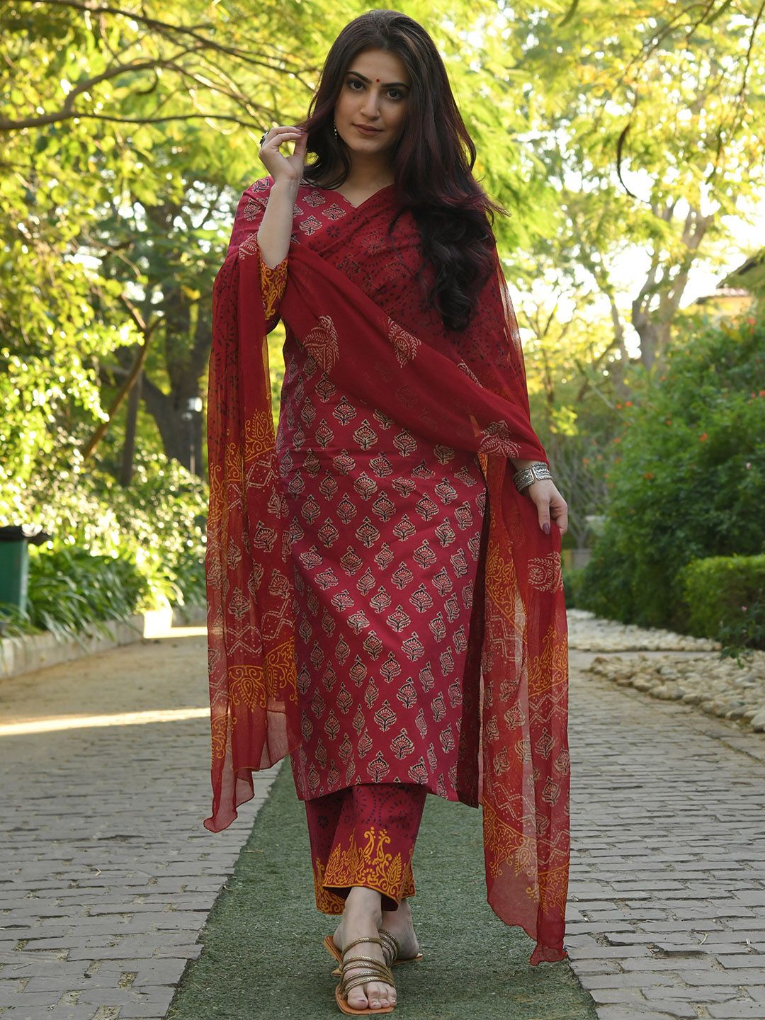 KALINI Ethnic Motifs Printed Printed Notch Neck Straight Kurta With Trousers & Dupatta