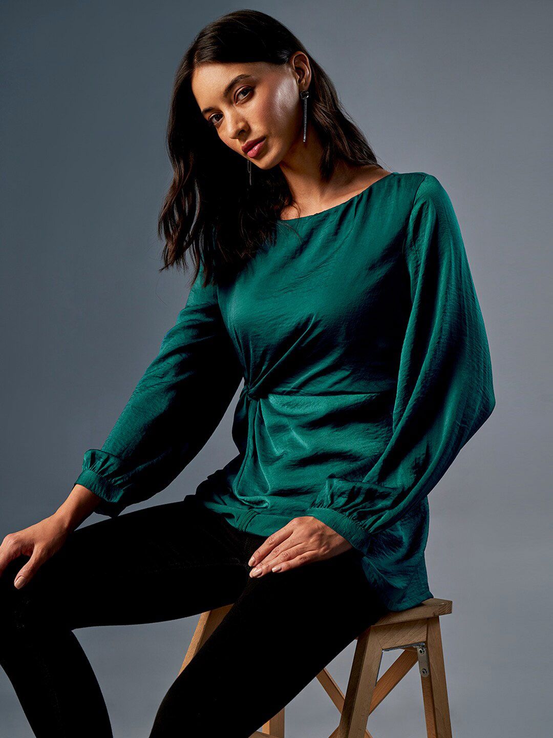 AND Round Neck Cuffed Sleeves Top