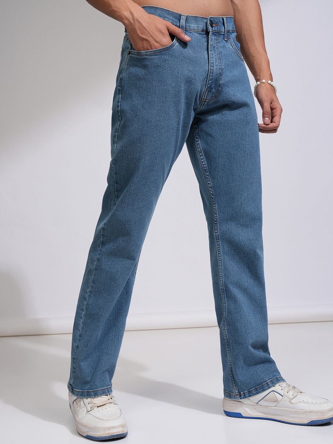 HIGHLANDER Men Bootcut Mid-Rise Clean Look Stretchable Jeans