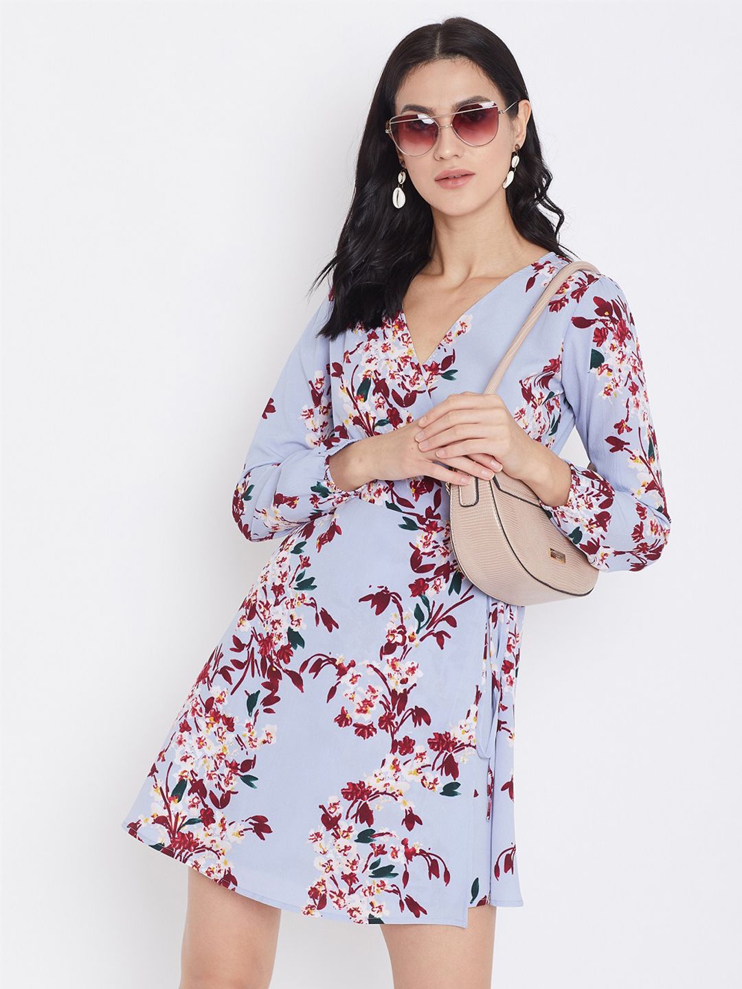 Berrylush Women Blue Printed Wrap Dress