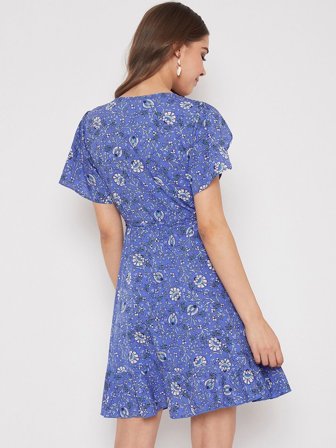 Berrylush Women Blue Printed Wrap Dress