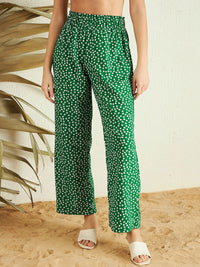 Berrylush Women Green Floral Printed High-Rise Trousers