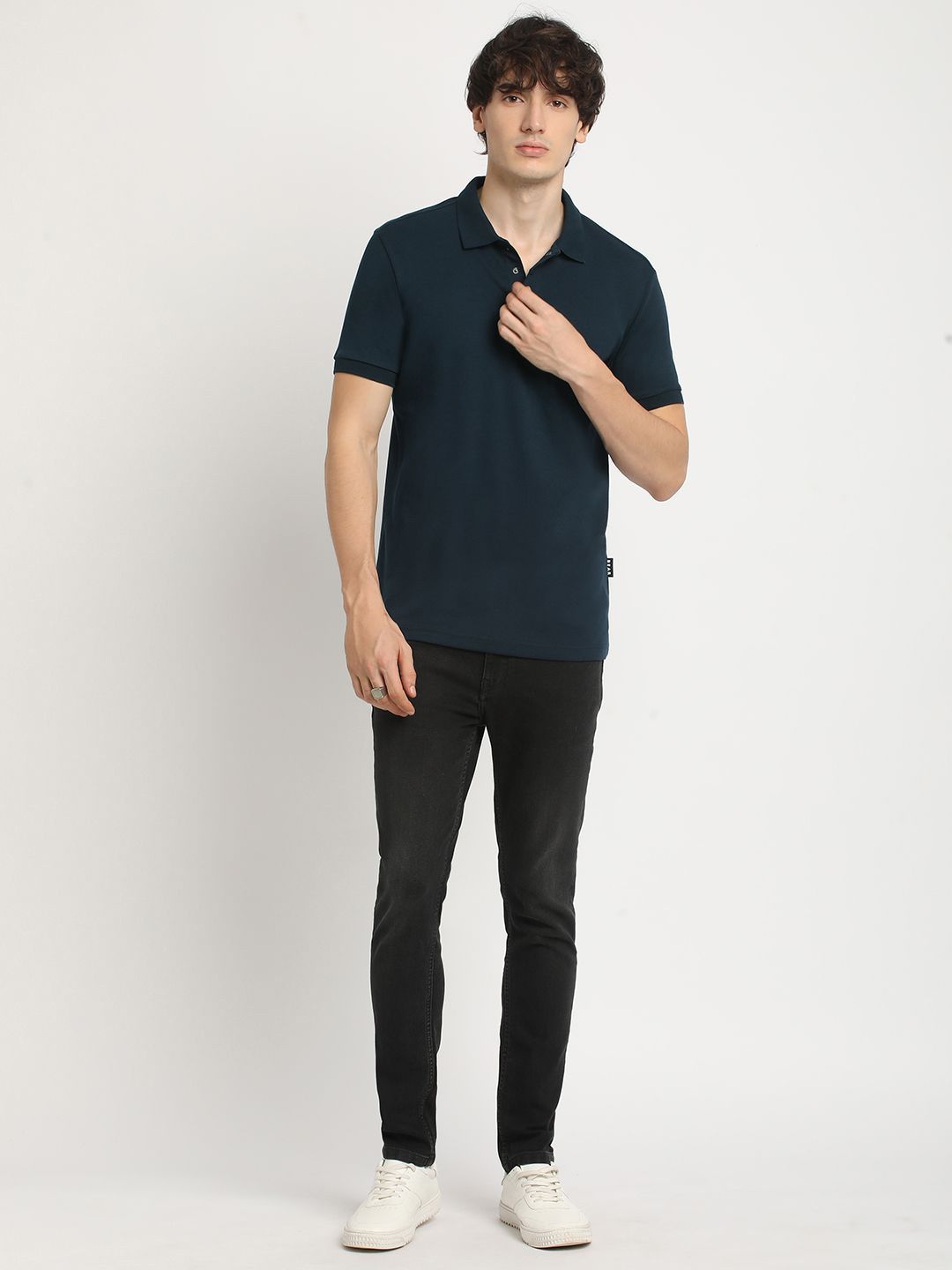 THE BEAR HOUSE Men Solid Slim Fit Polo Neck Tshirt