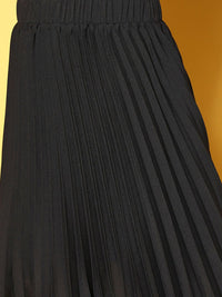 Berrylush   Black Solid Accordion Pleated Plisse Skirt