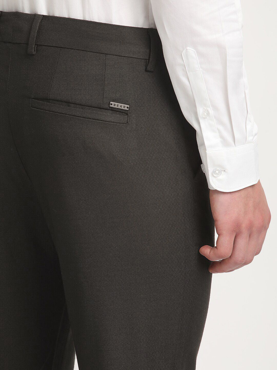 THE BEAR HOUSE Men Solid Tapered Fit Mid-Rise Formal Trousers