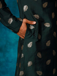 VASTRAMAY Embellished Thread Work Kurta