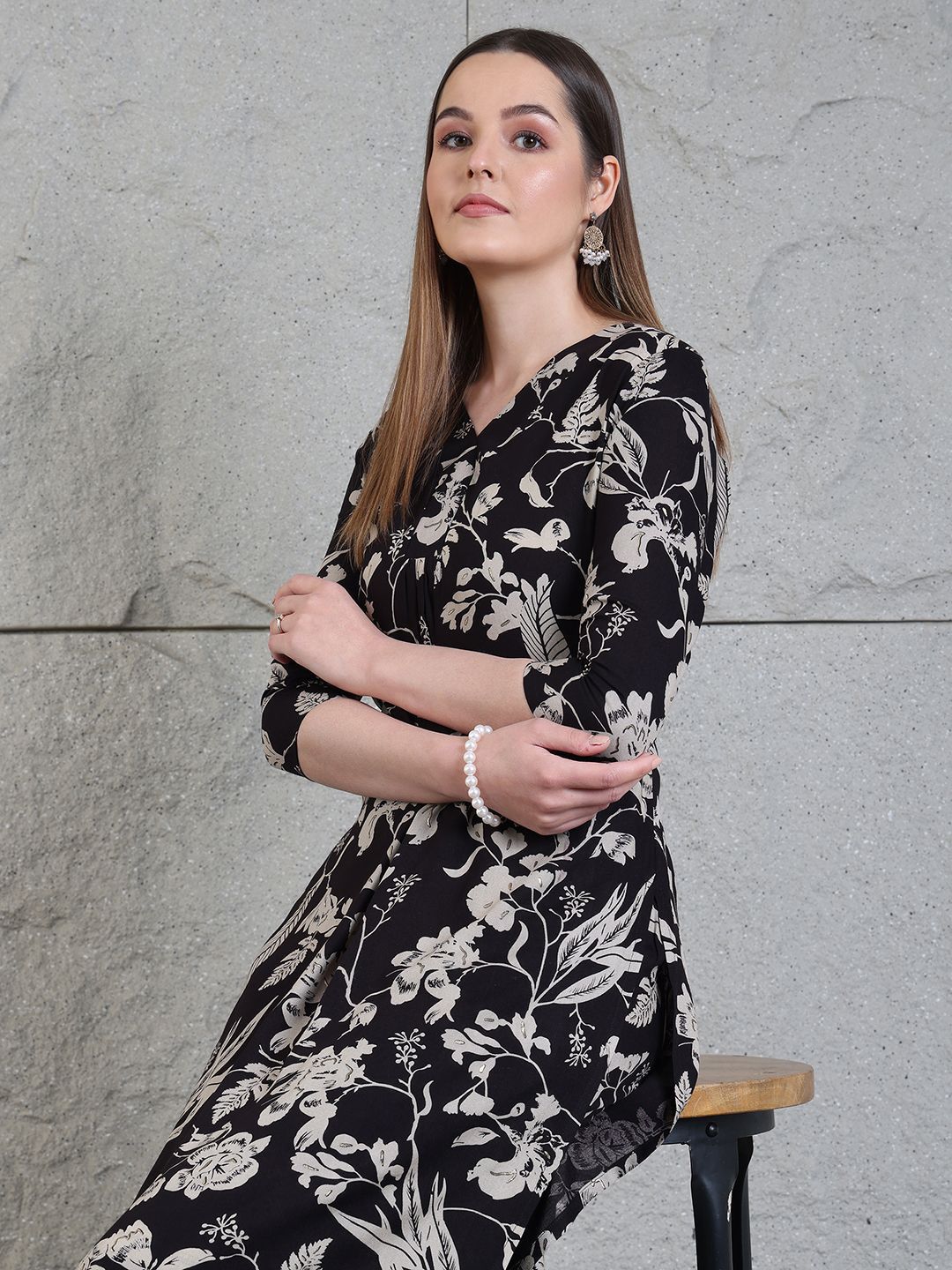 KALINI Women Floral Printed Regular Kurta with Palazzos