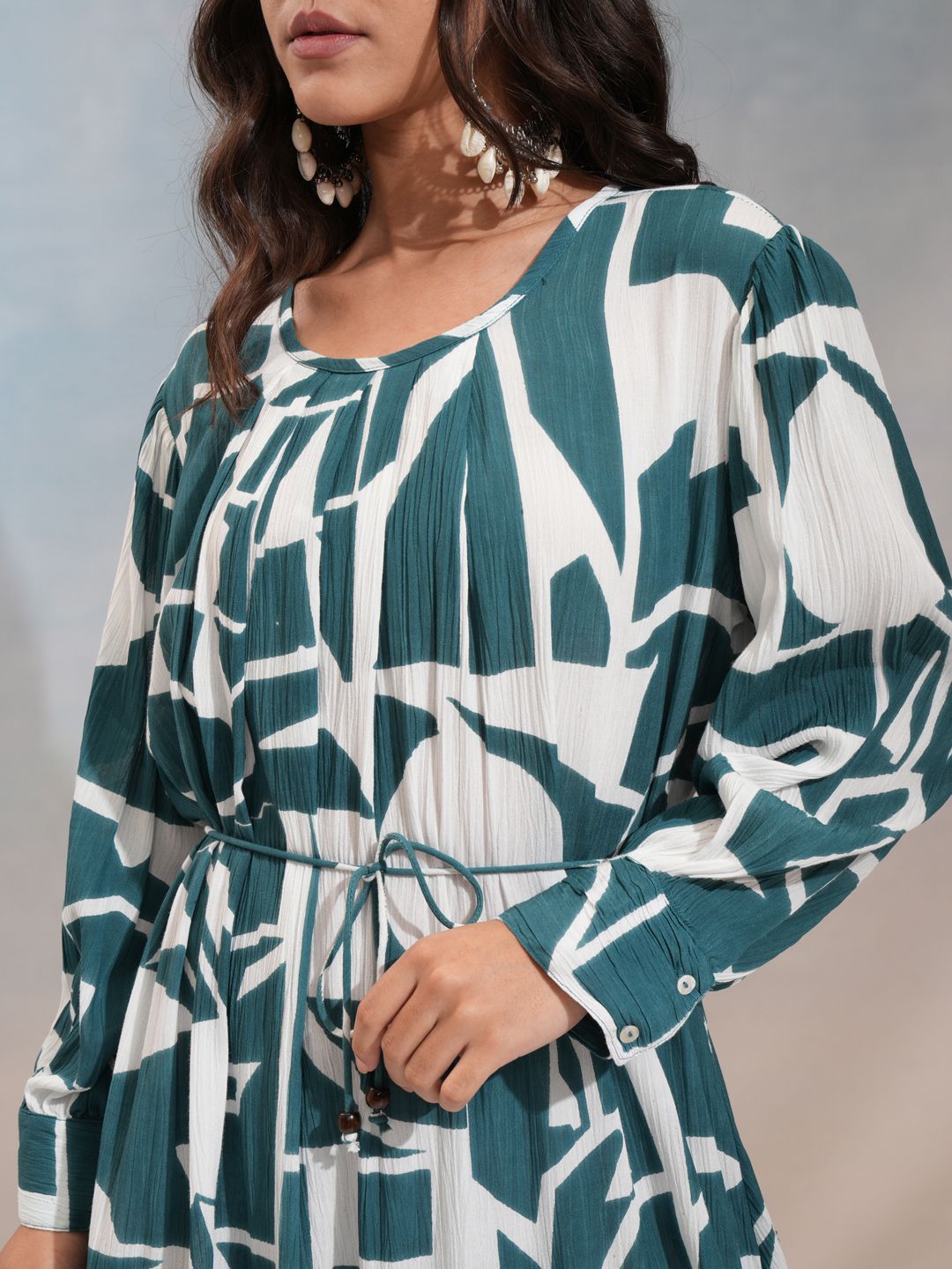 Vishudh Floral Print Fit & Flare Knee Length Dress