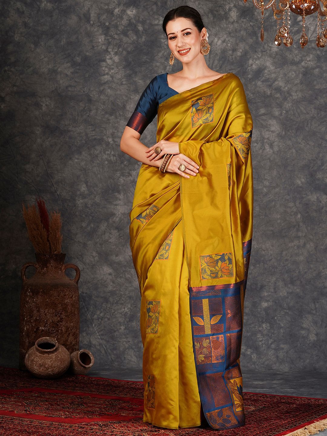 KALINI Floral Woven Design Zari  Banarasi Saree