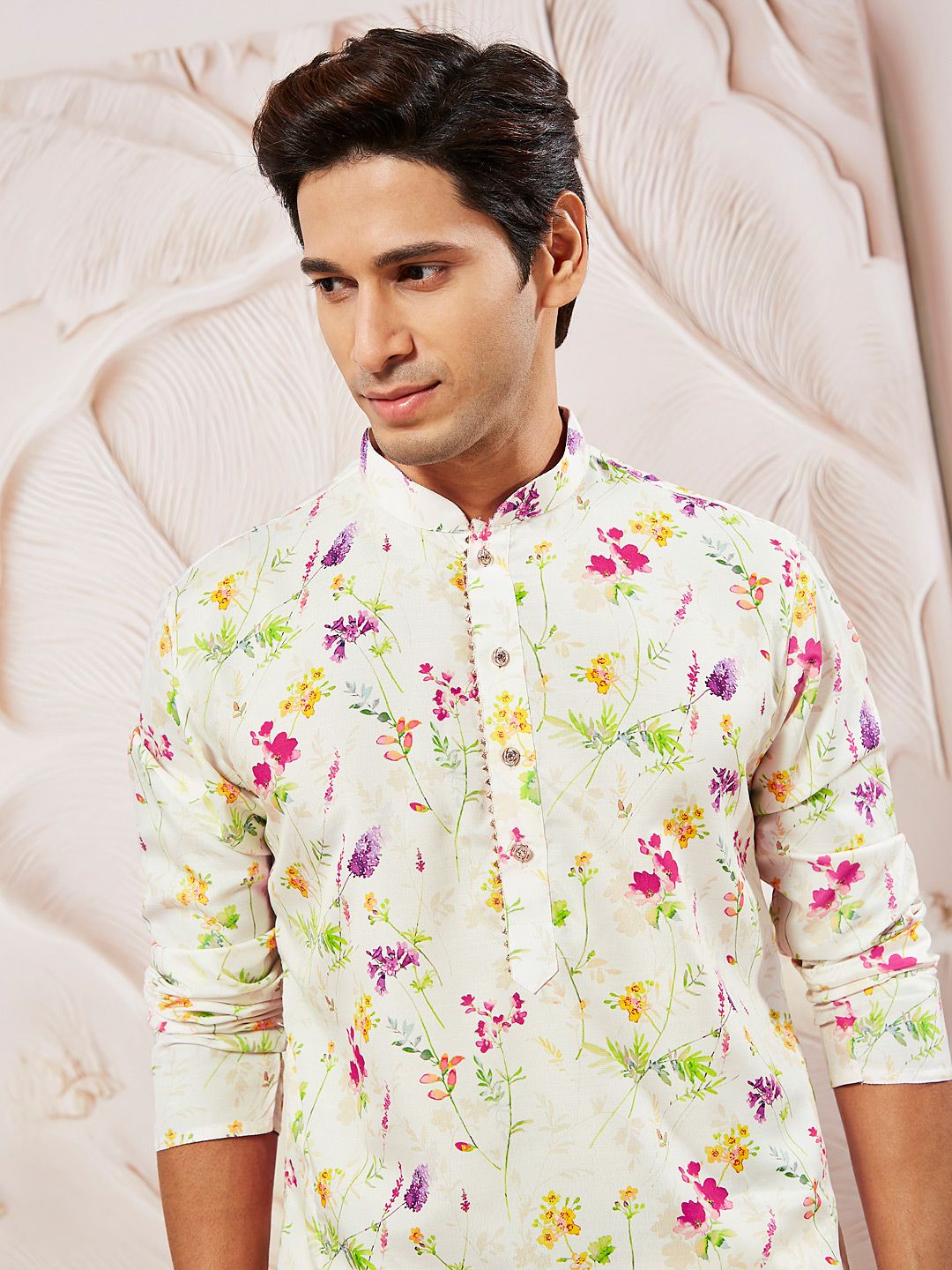 VASTRAMAY Men Cream Floral Printed Kurta