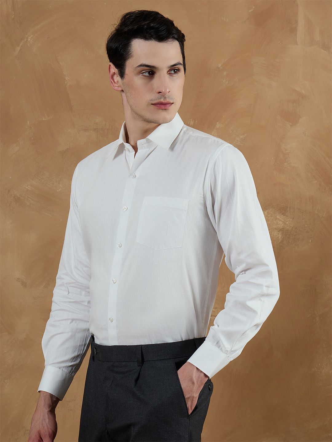 DENNISON Men White Comfort Fit Solid Formal Shirt