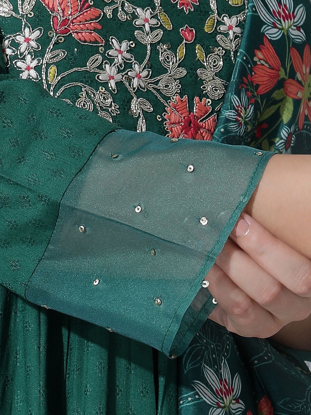 W Floral Yoke Design V-Neck Thread Work A-Line Pleated Kurta With Trousers & Dupatta