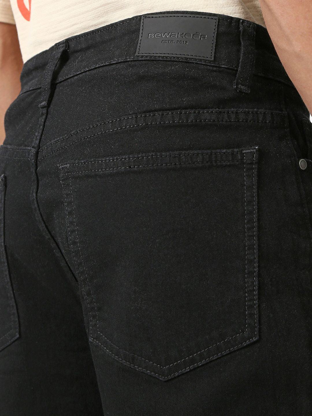 Bewakoof Men's Jet Black Slim Straight Fit Stretchable Washed Mid-Rise Jeans