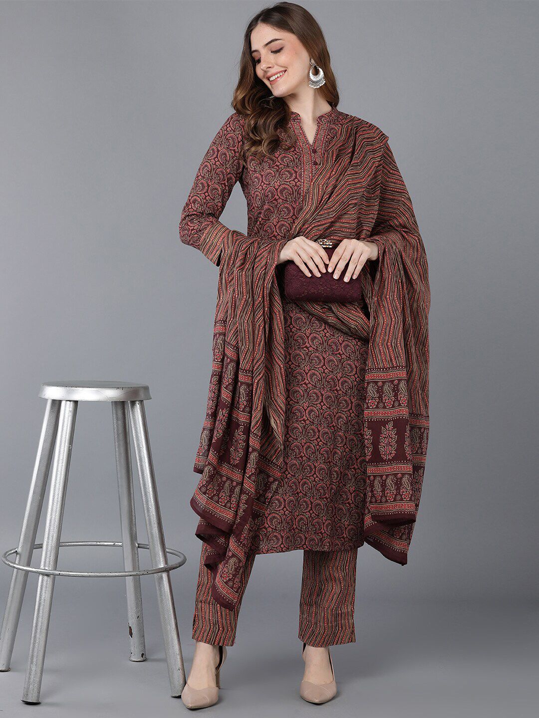Motif etnik Kalini dicetak kolar mandarin lurus kurta & seluar dengan dupatta