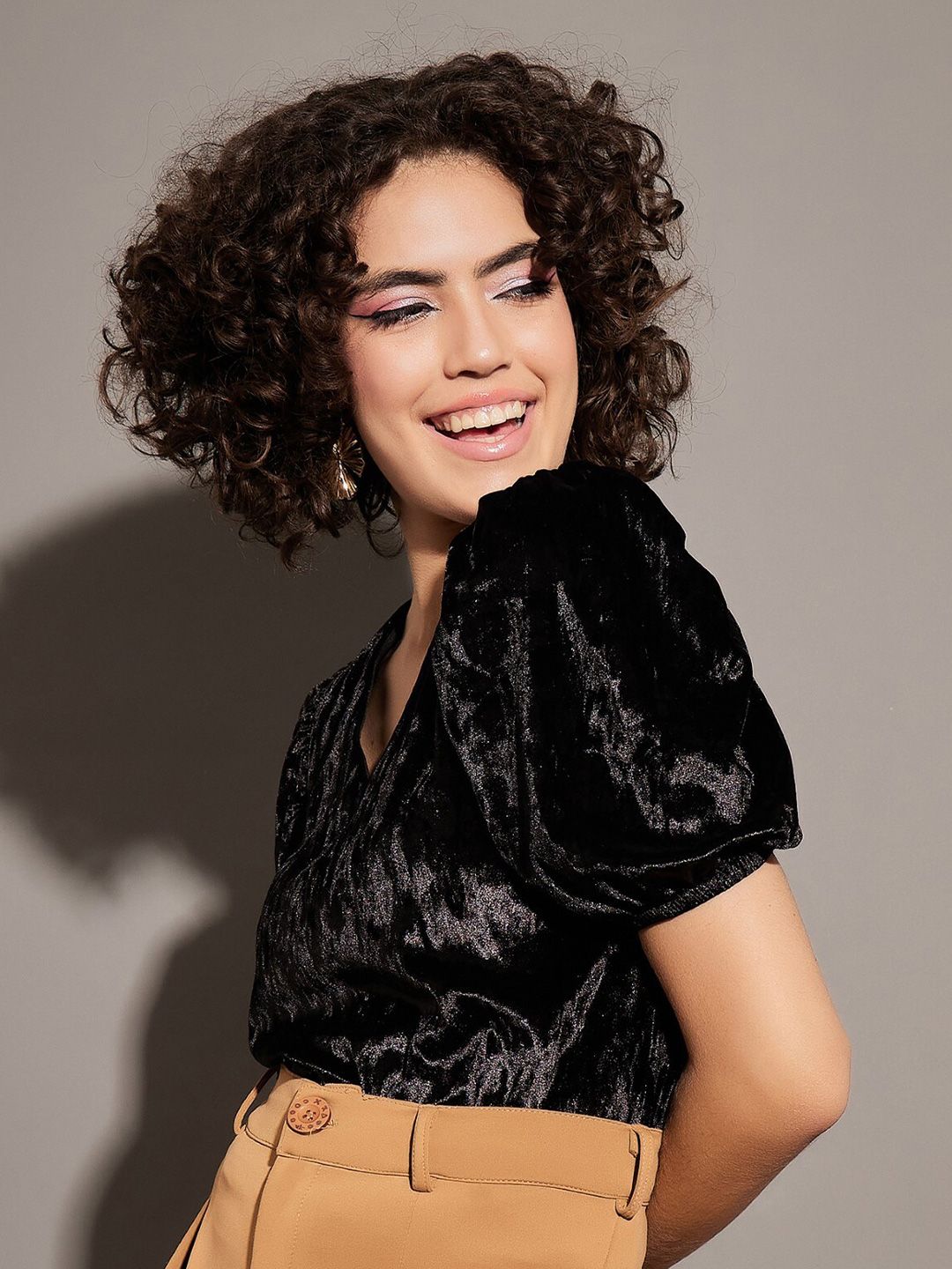 SASSAFRAS Black V-Neck Puff Sleeve Velvet Top