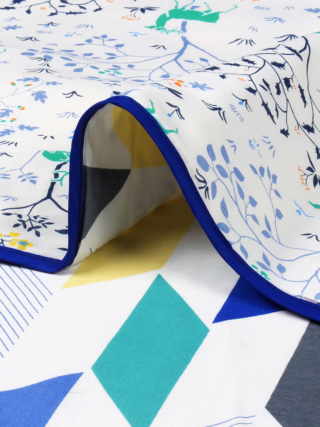 Story@home White & Blue Geometric Cotton AC Room 150 GSM Reversible Single Bed Dohar