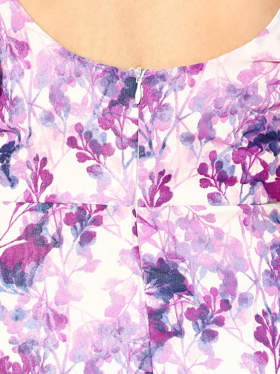 Berrylush Women Classic White Floral Tiered Dress