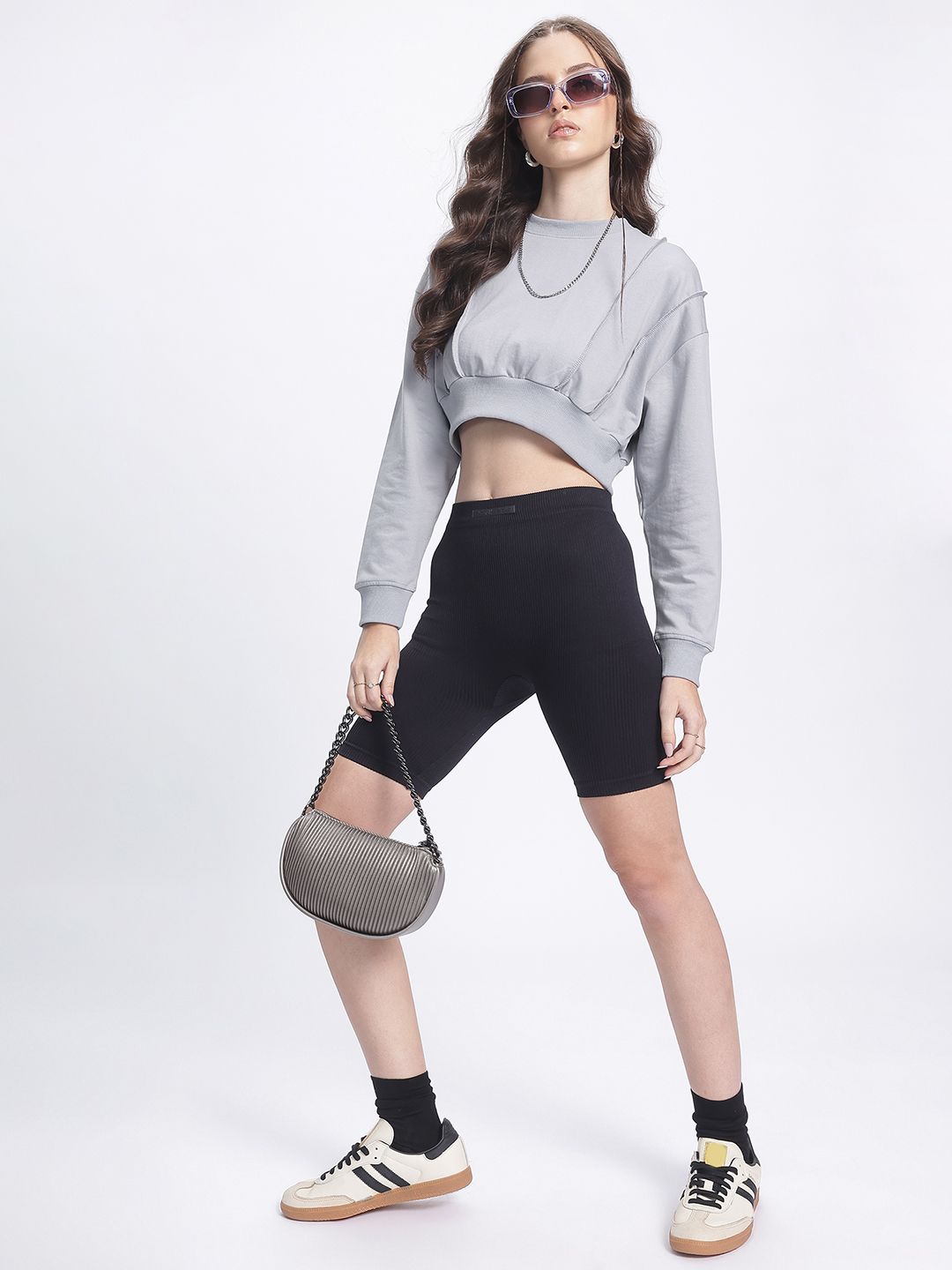 DressBerry Upturn Stitch Crop Sweatshirt