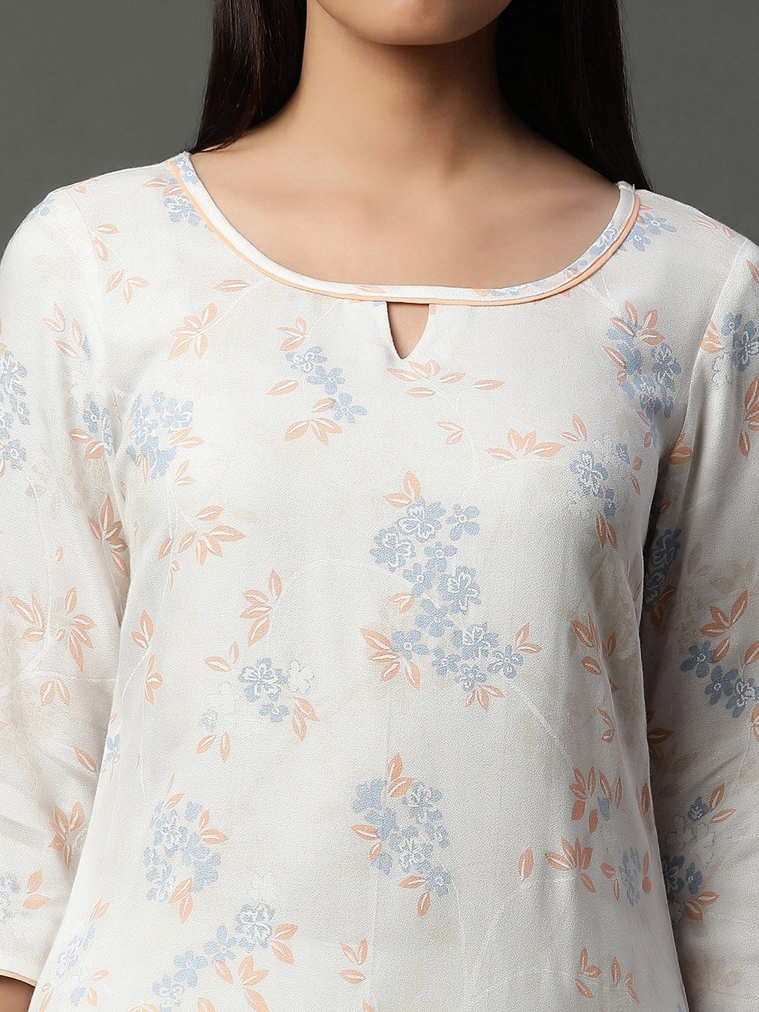 AURELIA Floral Printed Keyhole Neck Three Quarter Sleeves Thread Work Kurta