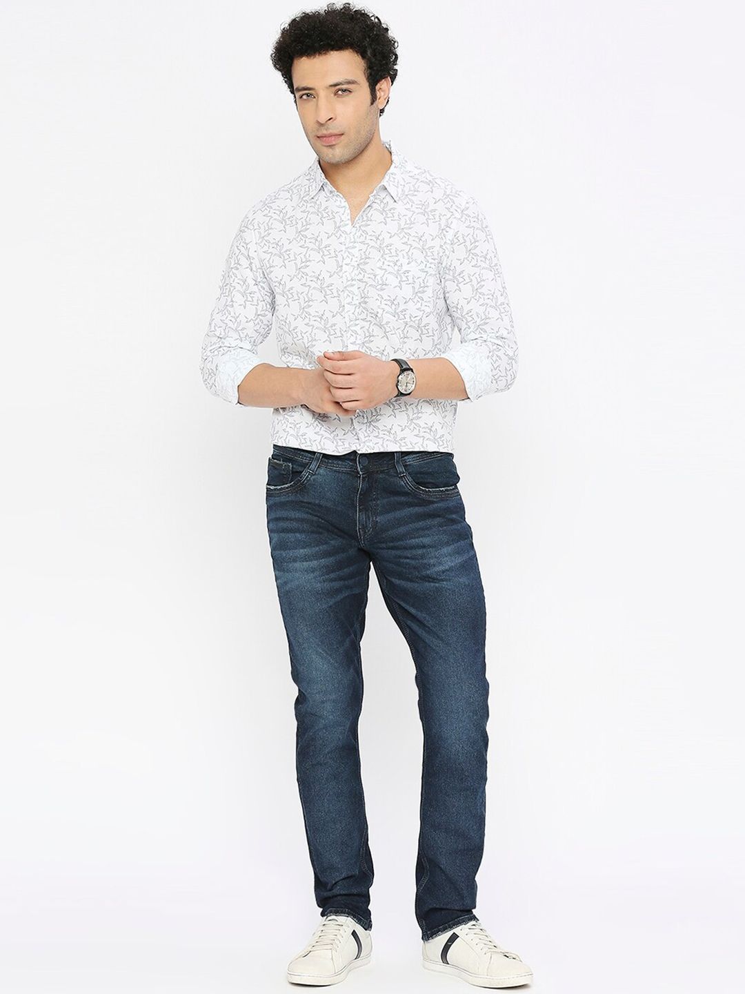 SPYKAR Men Kano Slim Fit Low-Rise Light Fade Stretchable Clean Look Jeans