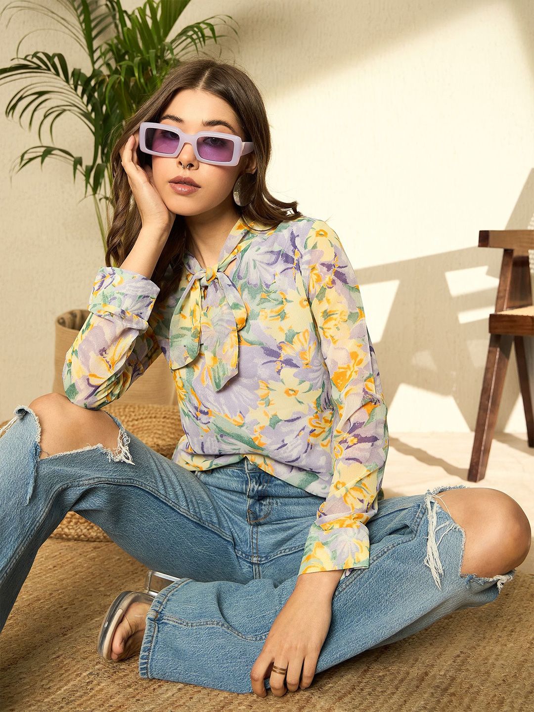 Berrylush Women Floral Printed Tie-Up Neck Top