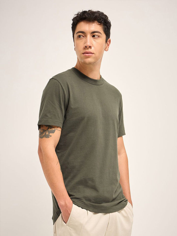 THE BEAR HOUSE Men Solid Round Neck Cotton T-shirt