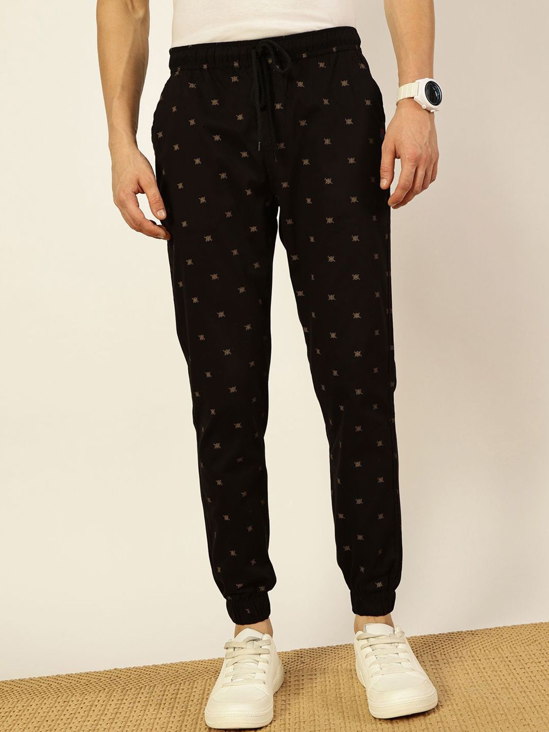 Thomas Scott Men Abstract Printed Smart Slim Mid-Rise Fit Easy Wash Joggers Trousers