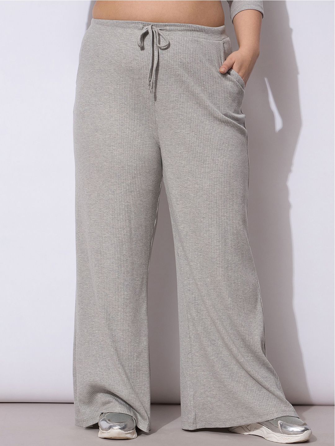 SASSAFRAS Curve Plus Size Rib Three-Quarter Sleeves Top With Trouser